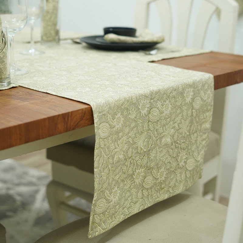 Chemin de table Red Barrel Studio® 16X90 Bohemian, chemin de table de style classique, Manikarnika, vert, Rectangle 11 po