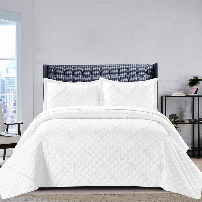 Dez Polyester Geometric Shapes Bedspread with Pillow Shams Included, 185 x 240 cm, White