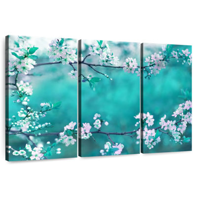 Cerisiers blancs Harnek au Japon