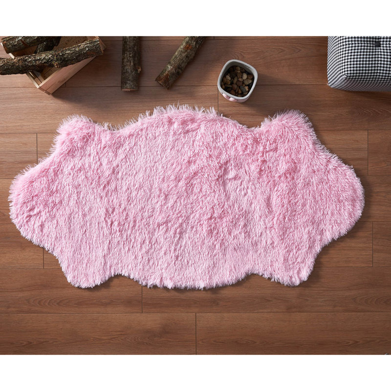 Tapis rose à poils longs en acrylique de couleur unie Novelty Desborough, Nouveauté 2 pi 4 po x 9 pi 10 po