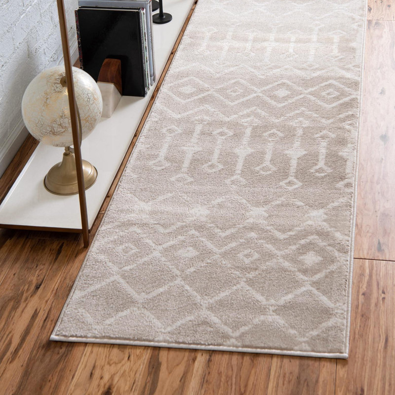 Ontonagon Geometric Indoor Rug, Runner 2' x 6'7"