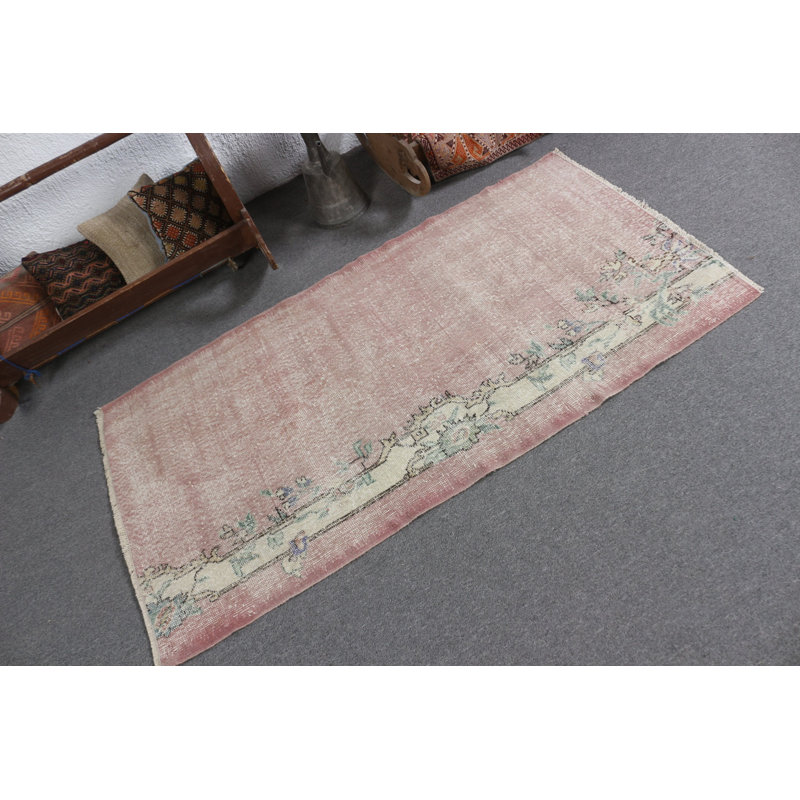 Tapis décoratif vintage turc mauve parfait pour ajouter une touche antique à votre chambre à coucher
