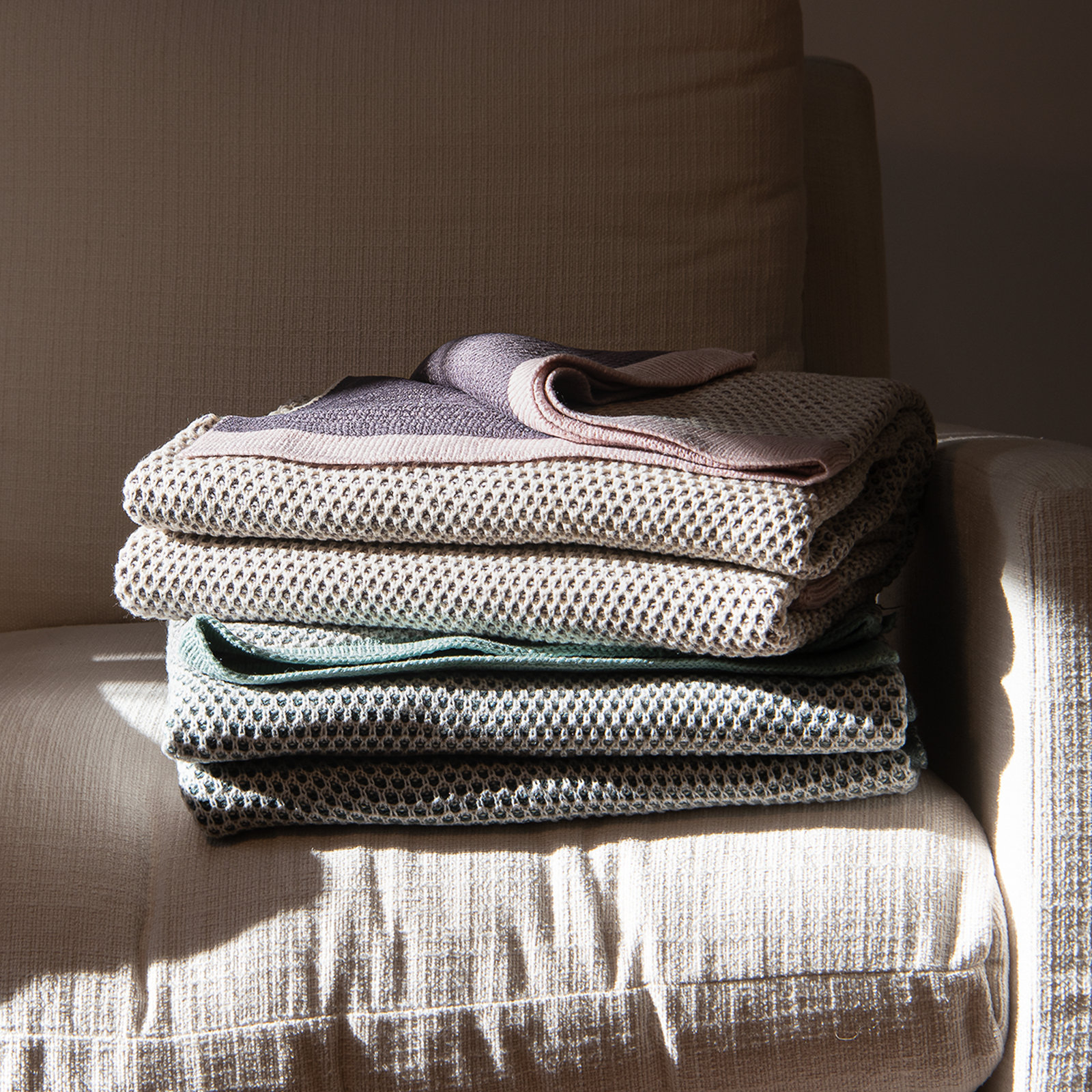 Adamsville Throw Blanket, Pink