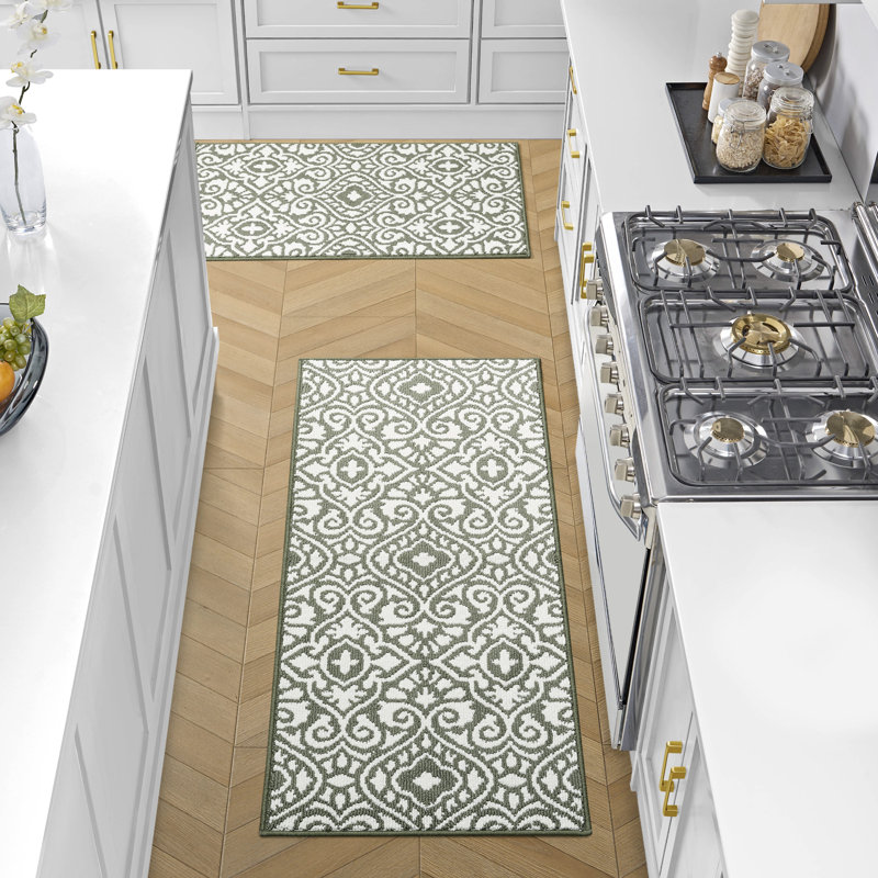 Feya Machine Woven Synthetic Damask Aera Rug in Green/White, Green, Rectangle 2'2" x 3'9"/Runner 2'2" x 5'