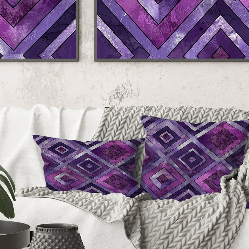 Coussin décoratif mauve à motif carré argenté et mauve, H 16 po x l 16 po
