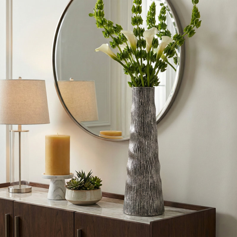 Grand vase cylindrique en métal Silhouette, H 20 po x l 7 po x P 7 po, Argent