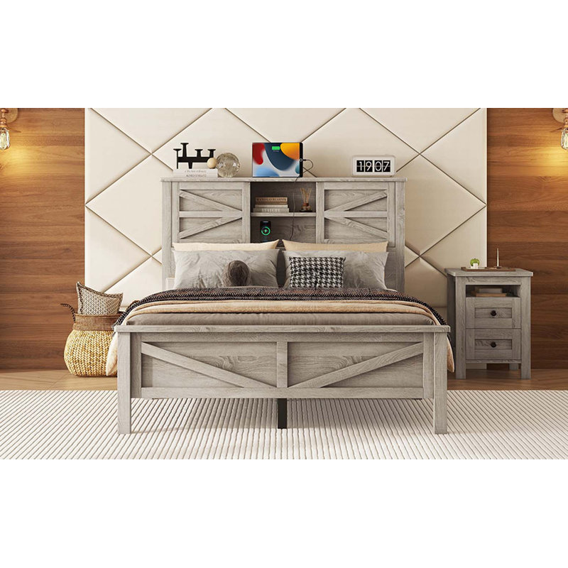 Lit plateforme Farmhouse avec porte de grange coulissante double, lit en bois rustique avec station de charge, support à lattes de bois
