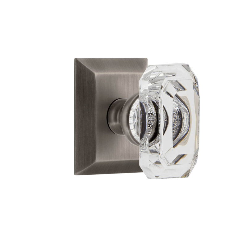 Rosette Grandeur Fifth Avenue avec bouton baguette en cristal, Étain antique