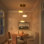 Luminaire suspendu de style Mid-Century moderne à 3 lumières avec abat-jour en verre festonné fabriqué à la main, luminaire suspendu réglable en macaron coloré pour îlot de cuisine, salle à manger et chambre de bébé (finition laiton)