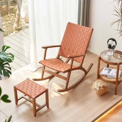 Chaise berçante simple en bois massif