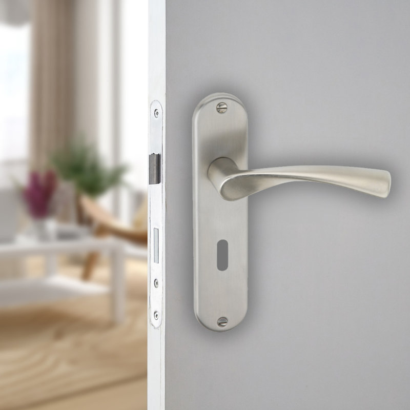 Door Handle, Keyhole Polished Nickel