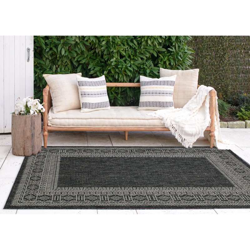 Tapis intérieur / extérieur rectangulaire en polypropylène tissé à la machine Carlymay, Rectangle 5 pi 2 po x 7 pi 6 po