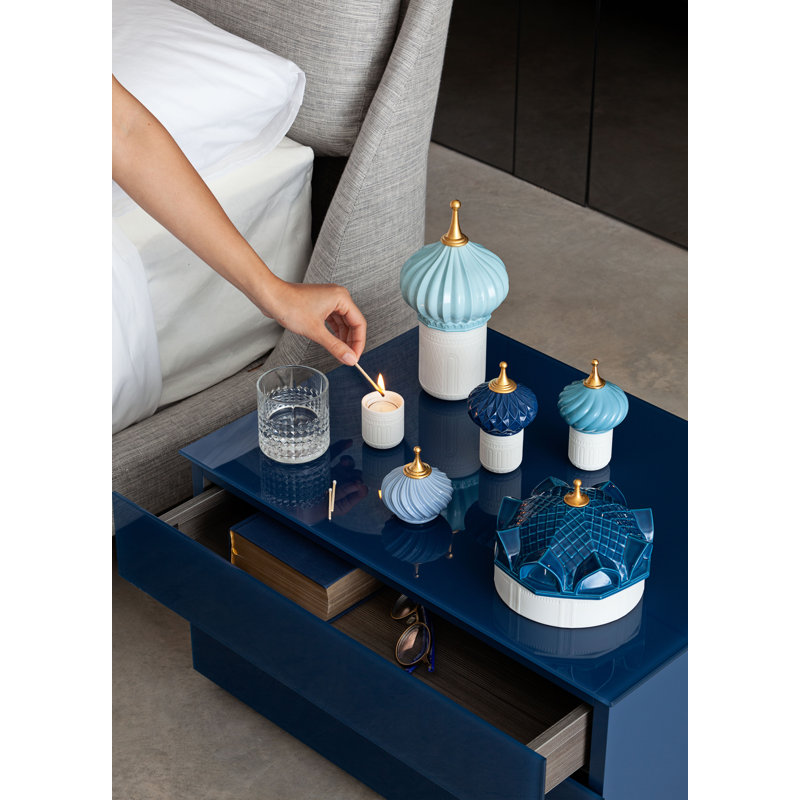 South Tower Scented Candle in Blue/White/Gold