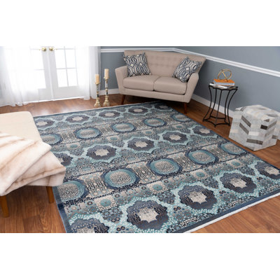 Lucha Oriental Indoor Rug