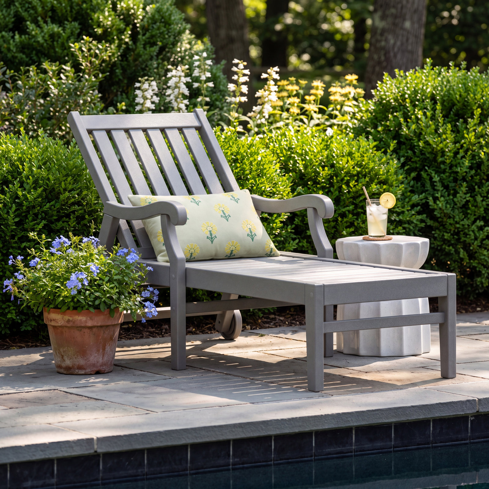 POLYWOOD® Verlyn 30" Patio Chaise Lounge, Green
