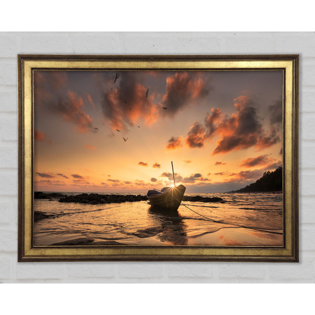 Sunset Finishing Boat On The Beach - Einzelne Bilderrahmen Kunstdrucke