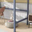 Lit mezzanine simple gris avec garde-corps et bureau intégré, fabriqué en bois d'hévéa pour une chambre à coucher de taille stable, fabriqué en gris