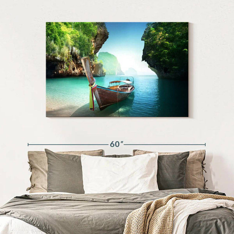Bateau Mehar sur la plage de Krabi, H 32 po x l 48 po