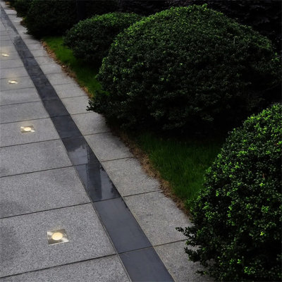 Schwarz Solar Powered Metal Spotlight Pack