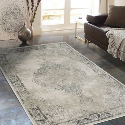 Takach Oriental Indoor Rug