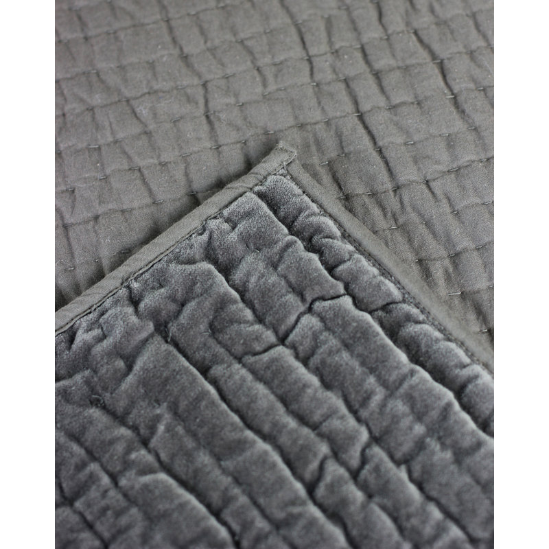 Chambord 3 Piece Reversible Quilt Set, Queen Quilt + 2 Standard Shams, Dark Gray
