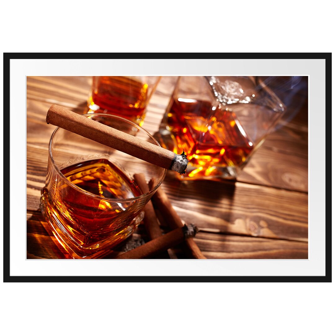 Gerahmtes Poster Edler Whiskey mit Zigarre