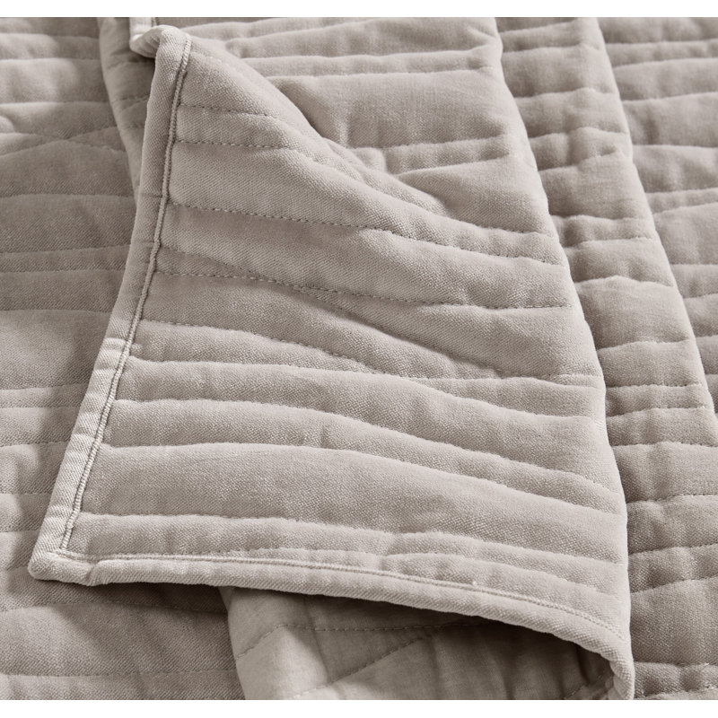 Royal Velvet Wavy Cotton Velvet Quilt Set, Queen Quilt + 2 Shams, Gray
