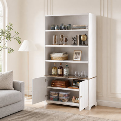 Grande armoire de rangement 91,1 "avec plateau de table en faux marbre, 3 tablettes ouvertes et portes doubles cannelées, bibliothèque autoportante en bois pour le salon et le bureau