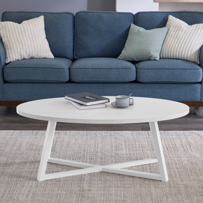 Table basse élégante en bois ovale