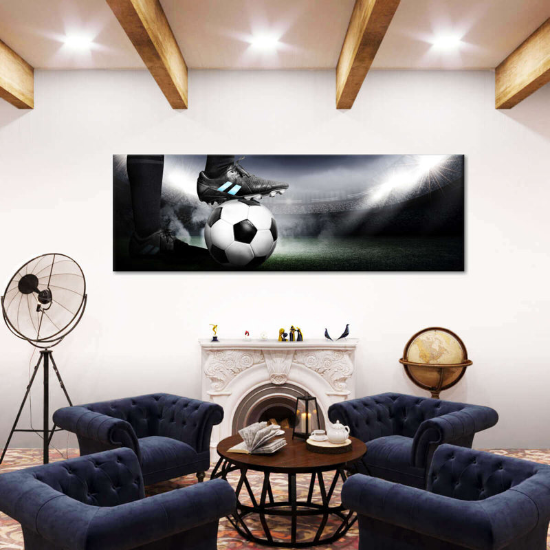 Crampons sur ballon de soccer sur toile, H 18 po x l 54 po x P 1,25 po