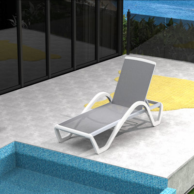 Chaise longue inclinable 77 po avec coussins 77 po