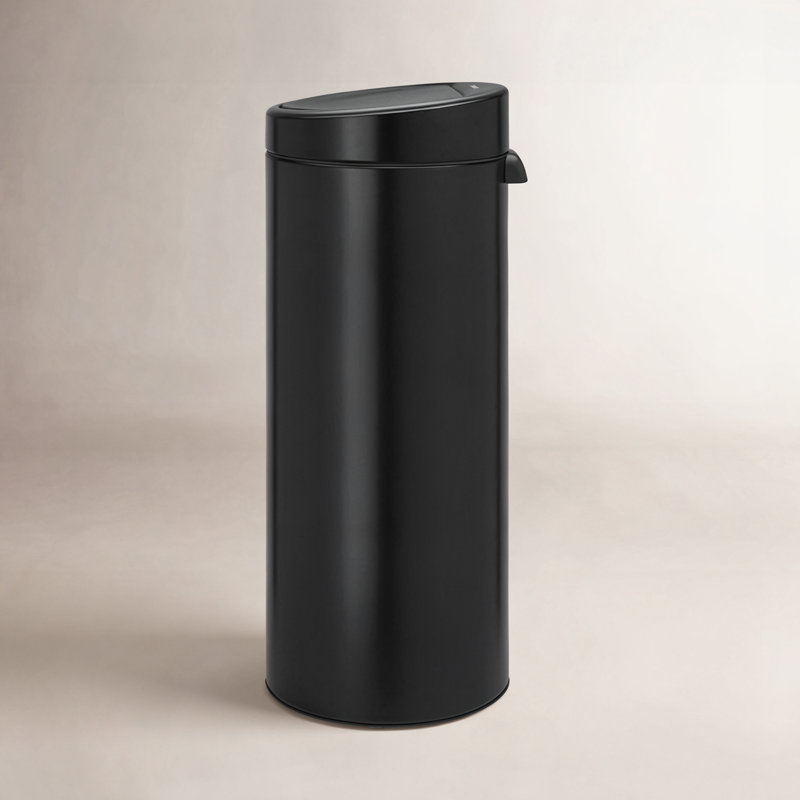Poubelle à couvercle tactile 8 gallons Brabantia, Noir mat