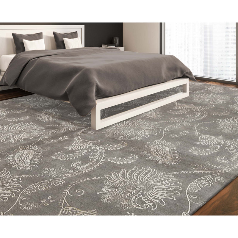 Chantel Floral Area Rug in Gray
