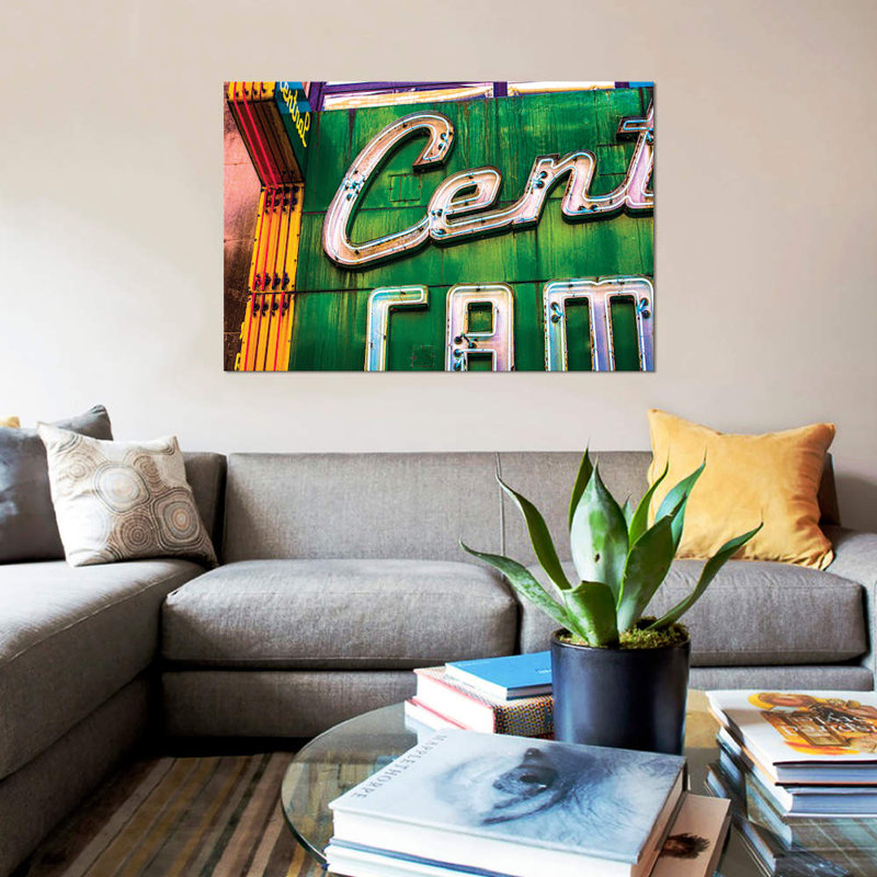 « central camera », art textuel sur toile, H 12 po x l 18 po x P 1,5 po