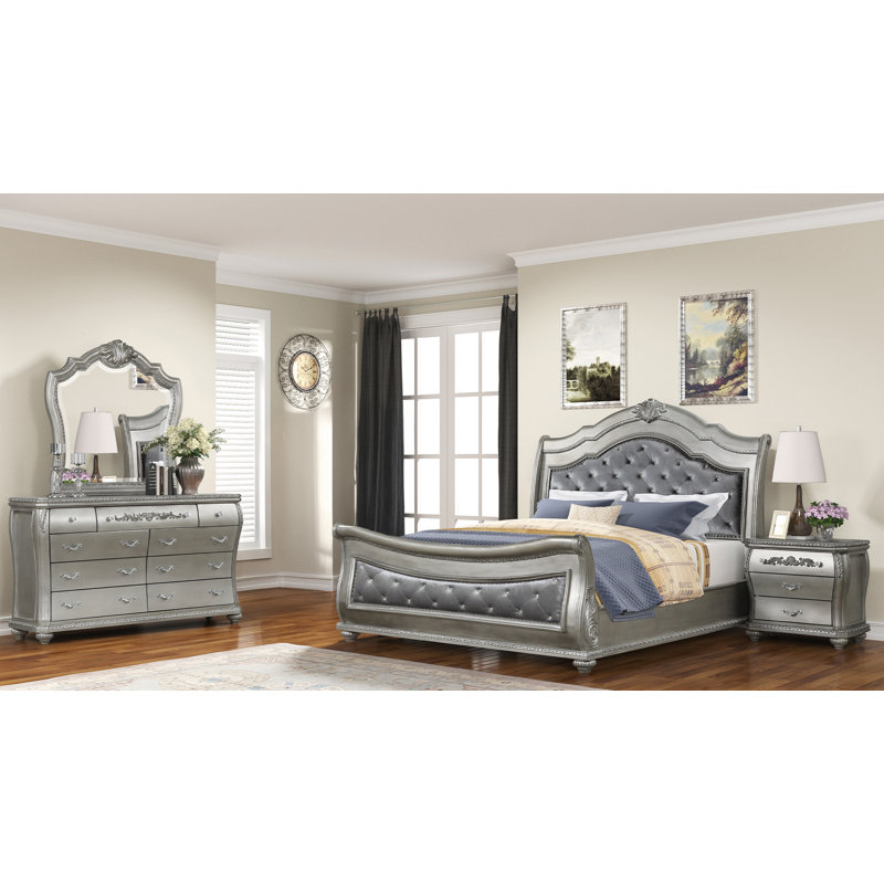 Ensemble de chambre à coucher 4 pièces Ledsome, Très grand, 4 Pieces : Bed, Nightstand, Dresser