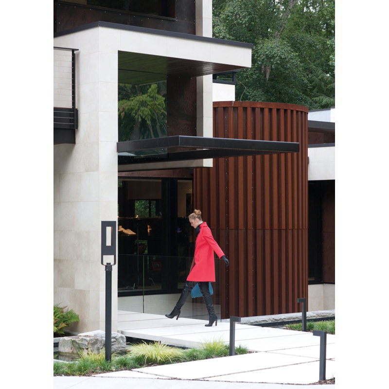 Atlantis Low Voltage Pathway Light, Satin Black