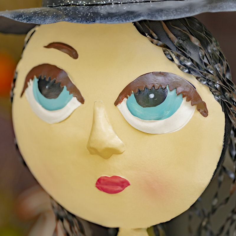 Figurine de sorcière d'Halloween aux grands yeux « Stephy »