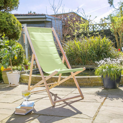 Harbour Housewares - Traditional Wooden Deck Chair