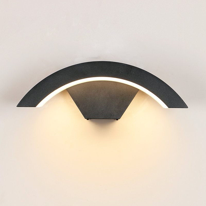 Crystopher Black Integrated LED Outdoor Wall Light Warm Light, 3000 Kelvins
