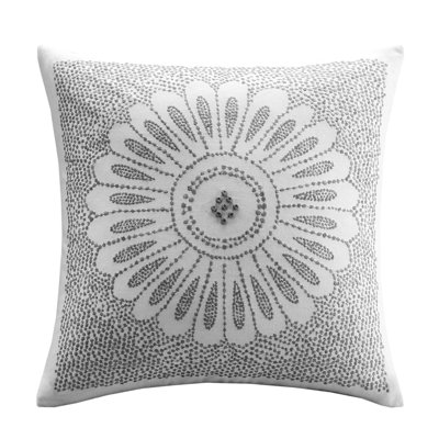 Coussin décoratif en coton brodé Sofia gris 20 x 20 po