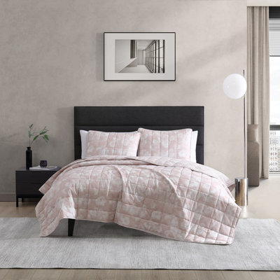 Kenneth Cole Madison Floral Pink Quilt Set