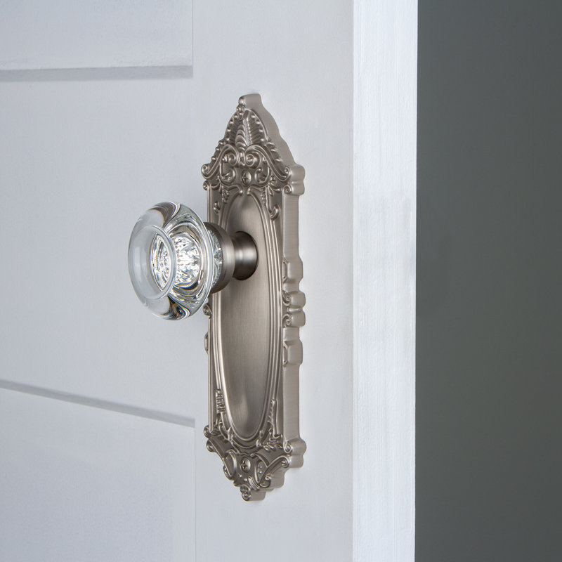 Grand mannequin grande plaque victorienne avec bouton de porte en cristal Bordeaux, Nickel satiné