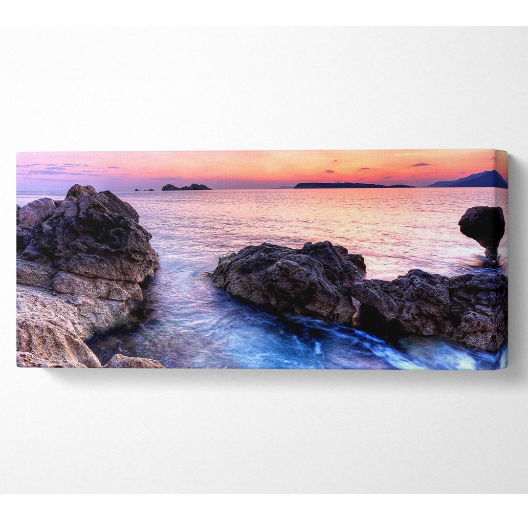 Ocean Rocks at Dawn - Kunstdrucke auf Leinwand