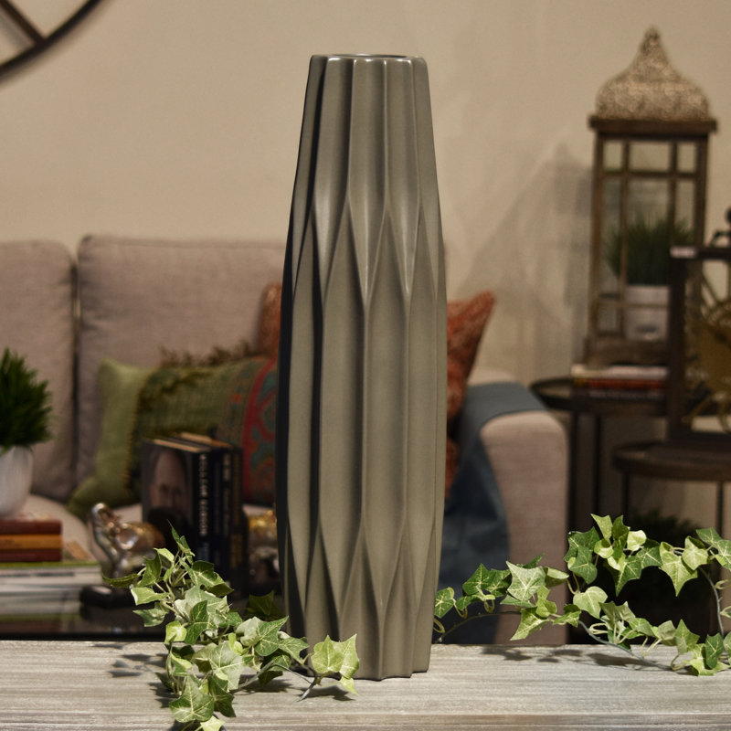 Vase de plancher d’intérieur en céramique merrionette, H 22,75 po x l 6,5 po x 6,5 po, Taupe