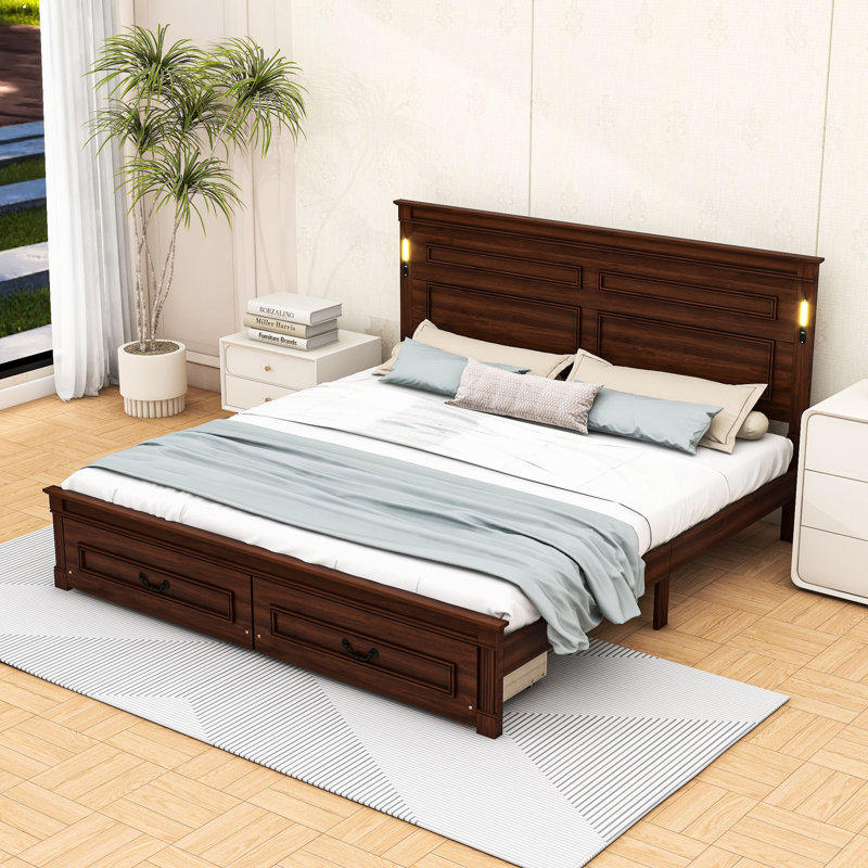 Lit plateforme avec lumières DEL et chargement USB, Walnut, King