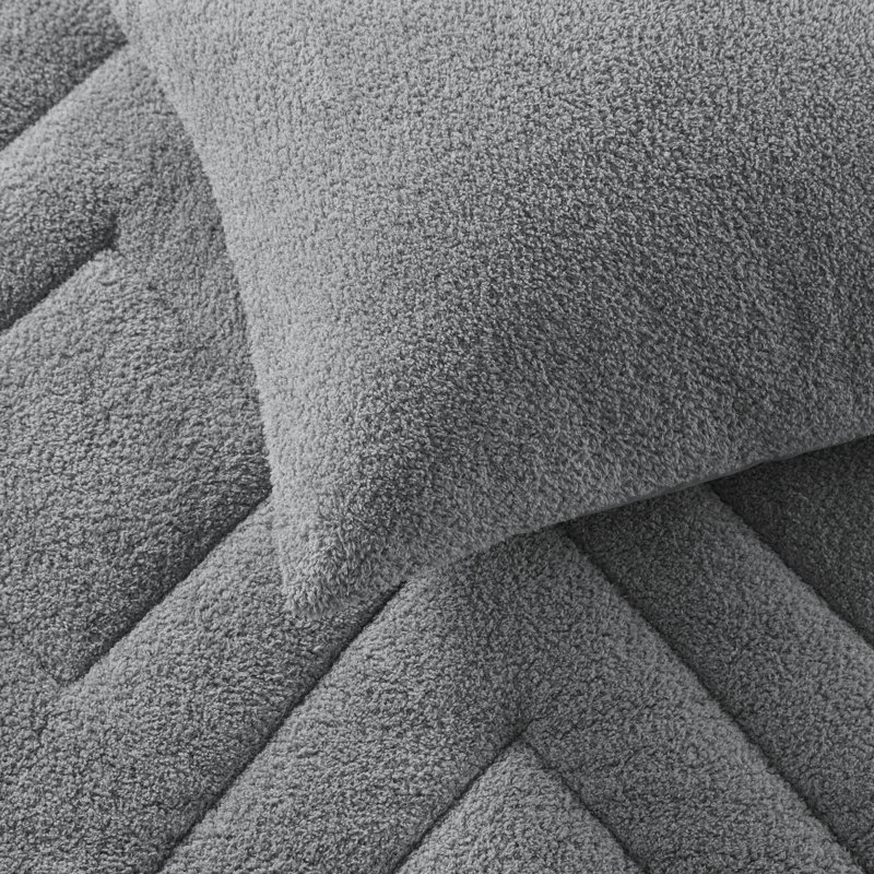 Ensemble d'édredon matelassé Kyla, Gris, Édredon double + 2 taies décoratives standards