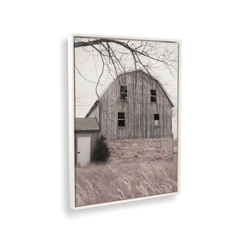 «Dormant Old Barn» par Lori Deiter, reproduction d'art, L 24 po x H 32 po, Blanc, Toile avec cadre