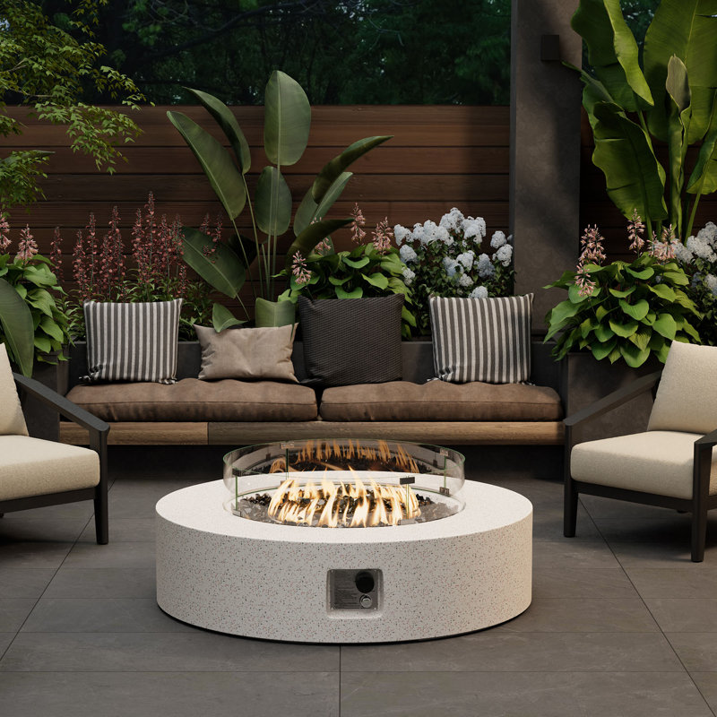 Table de foyer d'extérieur au propane en béton Borgia avec pare-vent et pierres de verre noires, White