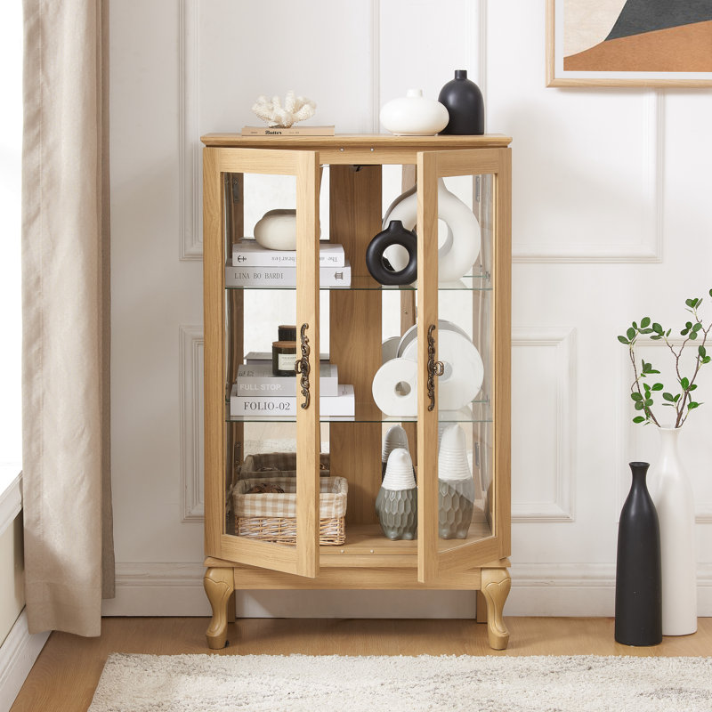 Vitrine élégante en chêne clair avec portes en verre trempé