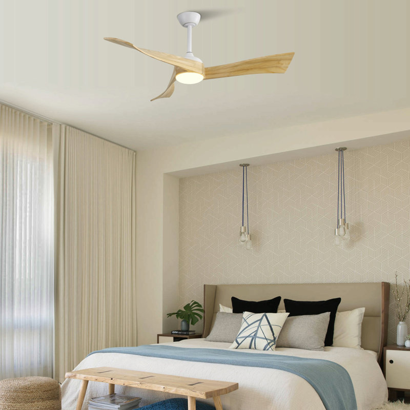Ventilateur de plafond 52 pouces minimaliste avec moteur à courant continu écoénergétique à 6 vitesses, Chêne clair
